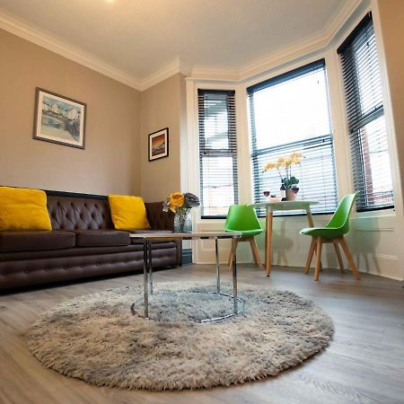 Pass The Keys Amazing, Newly Renovated 5Bedroom House Sleeps 10 Scarborough Exteriér fotografie