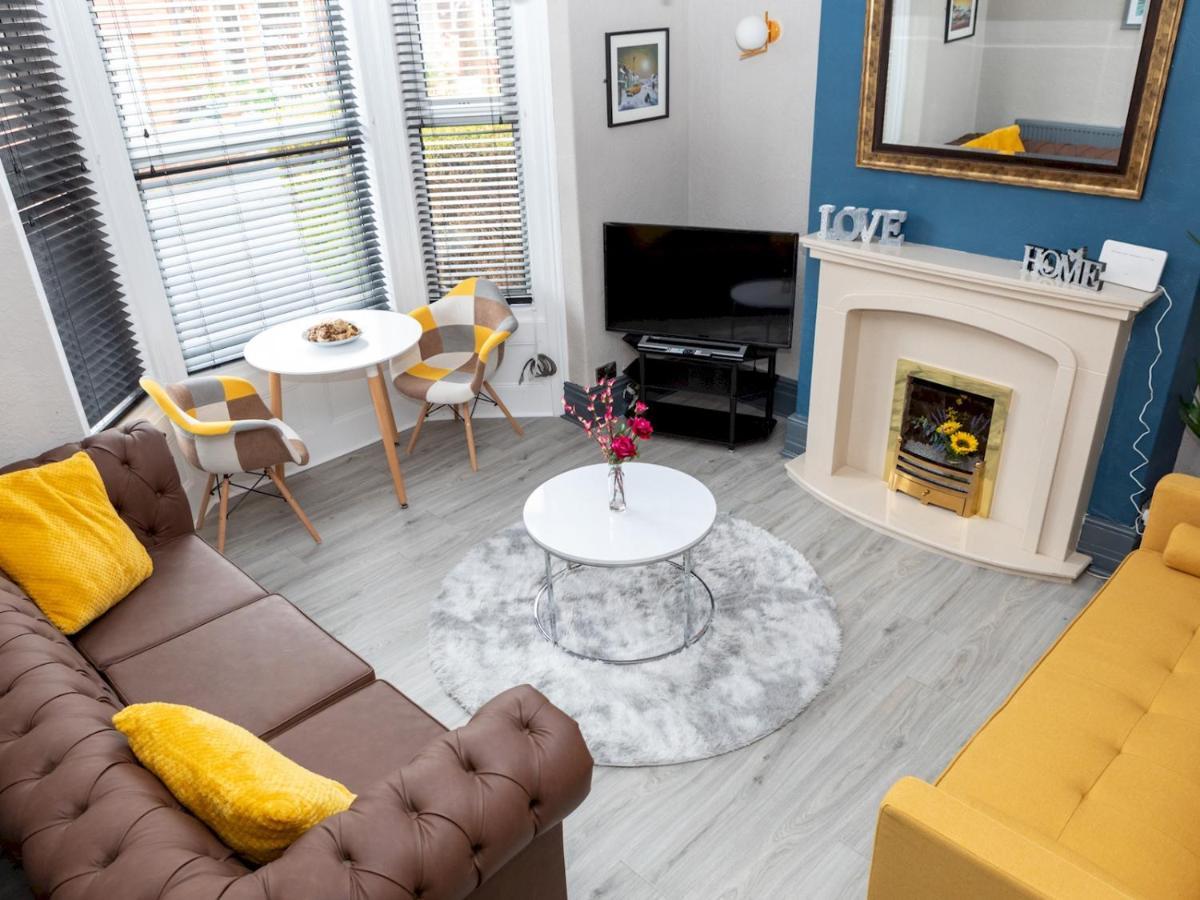 Pass The Keys Amazing, Newly Renovated 5Bedroom House Sleeps 10 Scarborough Exteriér fotografie