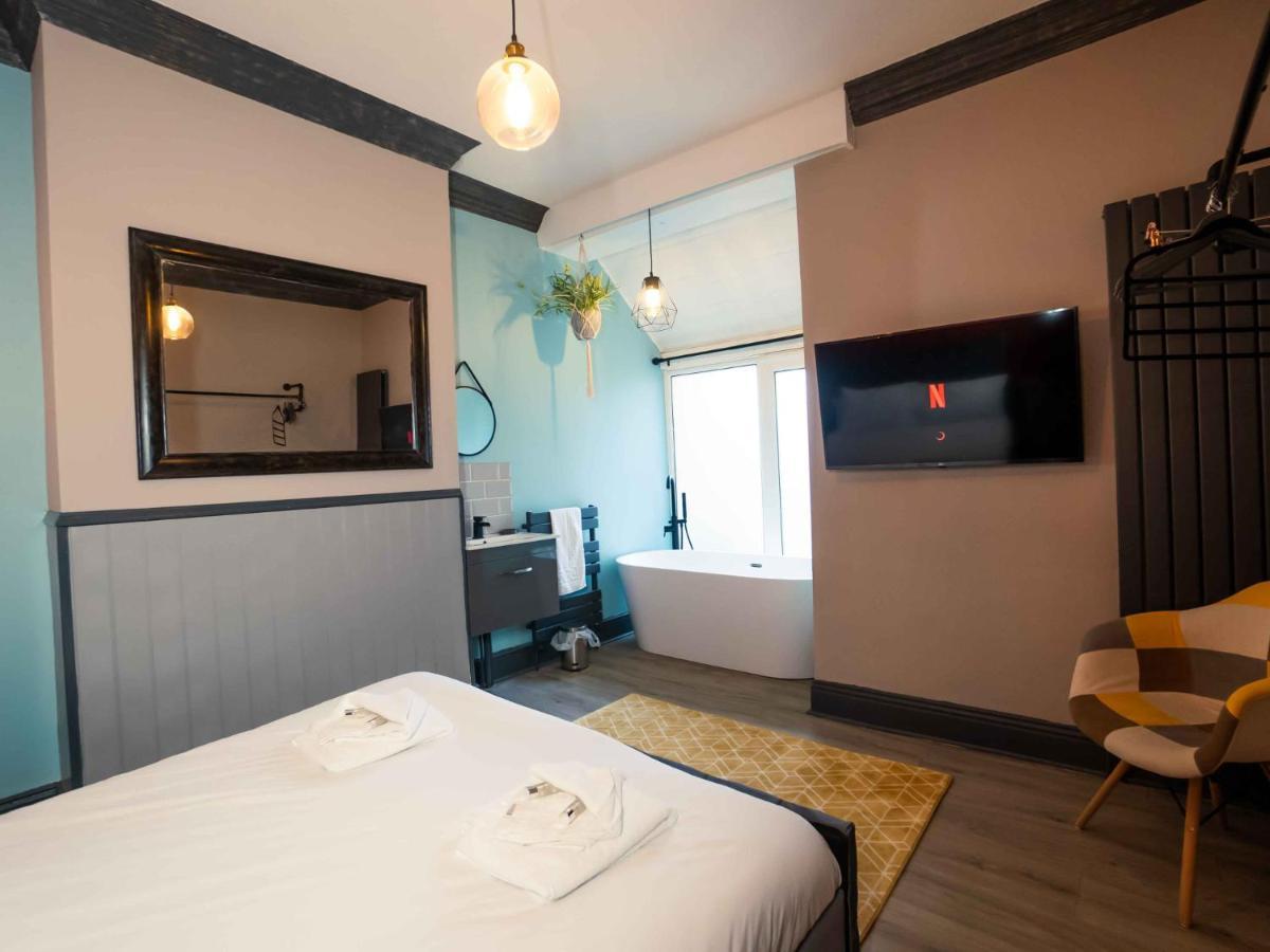 Pass The Keys Amazing, Newly Renovated 5Bedroom House Sleeps 10 Scarborough Exteriér fotografie