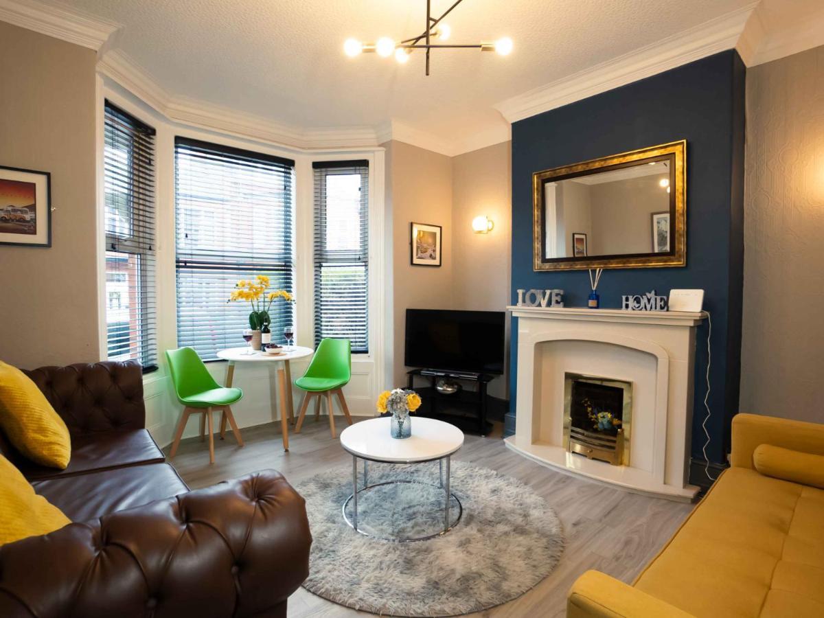 Pass The Keys Amazing, Newly Renovated 5Bedroom House Sleeps 10 Scarborough Exteriér fotografie
