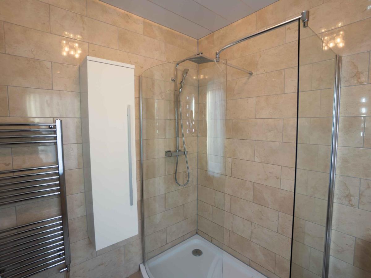 Pass The Keys Amazing, Newly Renovated 5Bedroom House Sleeps 10 Scarborough Exteriér fotografie