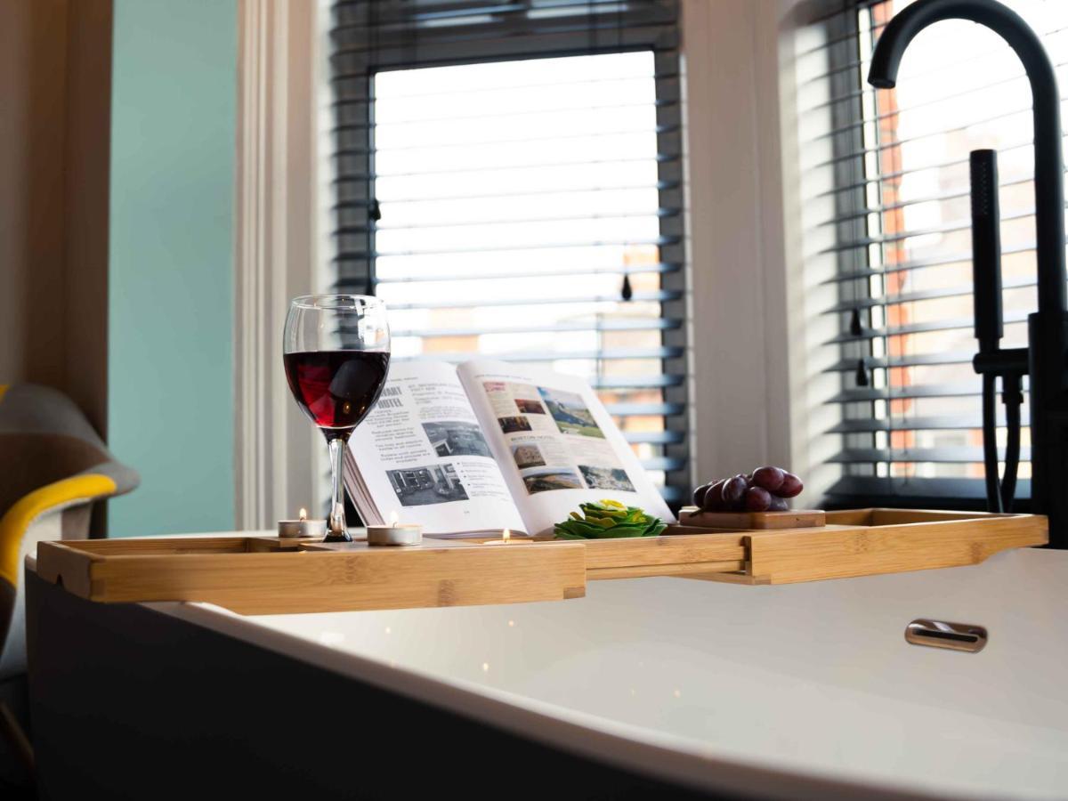 Pass The Keys Amazing, Newly Renovated 5Bedroom House Sleeps 10 Scarborough Exteriér fotografie