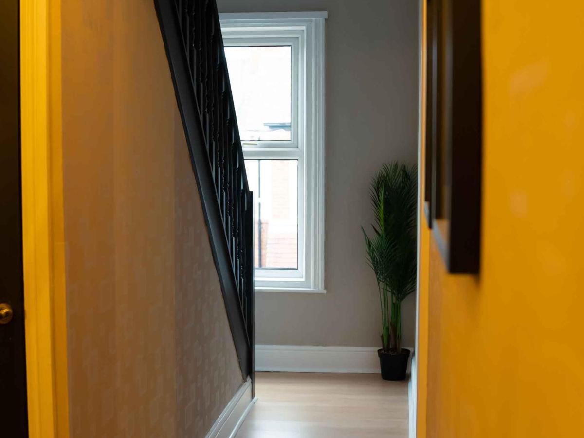 Pass The Keys Amazing, Newly Renovated 5Bedroom House Sleeps 10 Scarborough Exteriér fotografie
