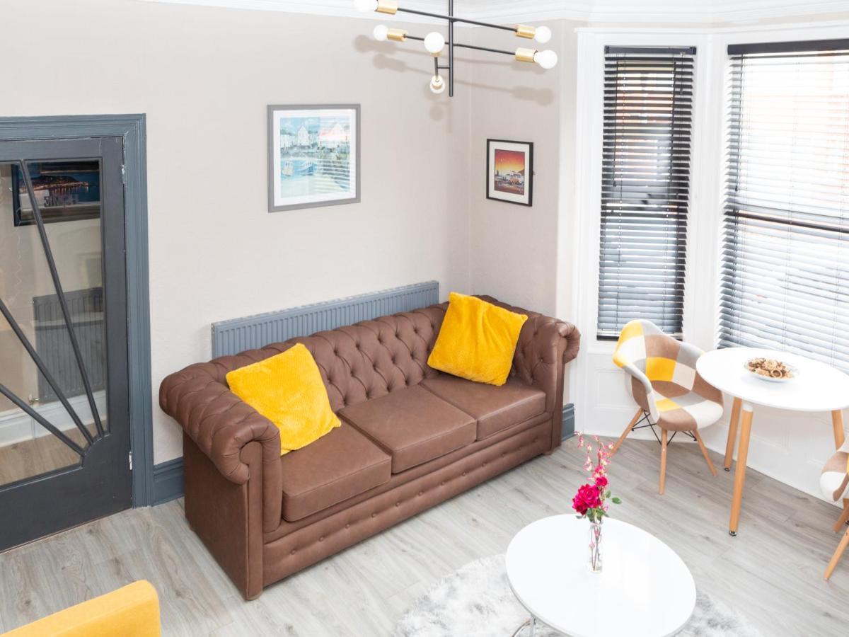 Pass The Keys Amazing, Newly Renovated 5Bedroom House Sleeps 10 Scarborough Exteriér fotografie