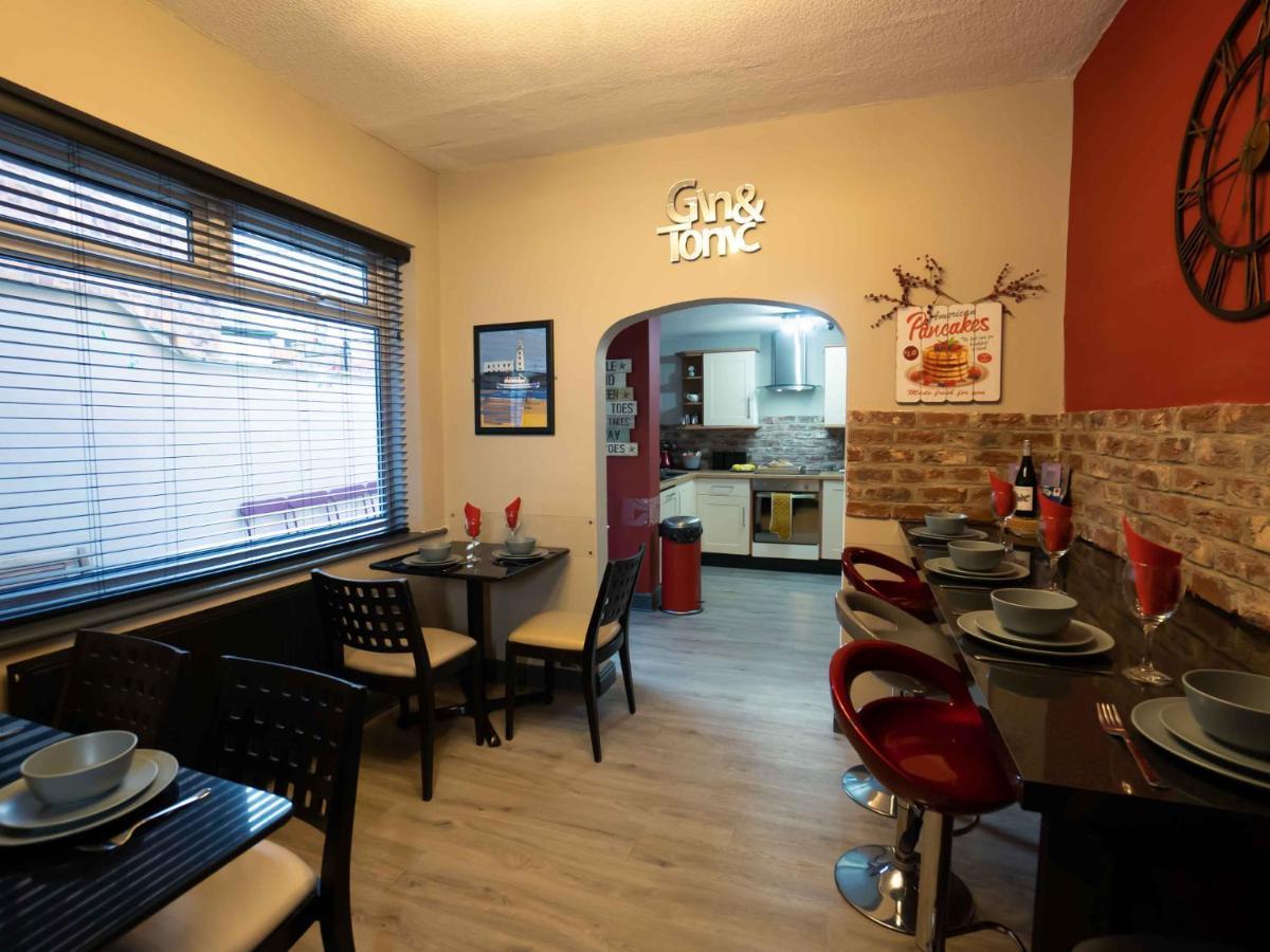 Pass The Keys Amazing, Newly Renovated 5Bedroom House Sleeps 10 Scarborough Exteriér fotografie