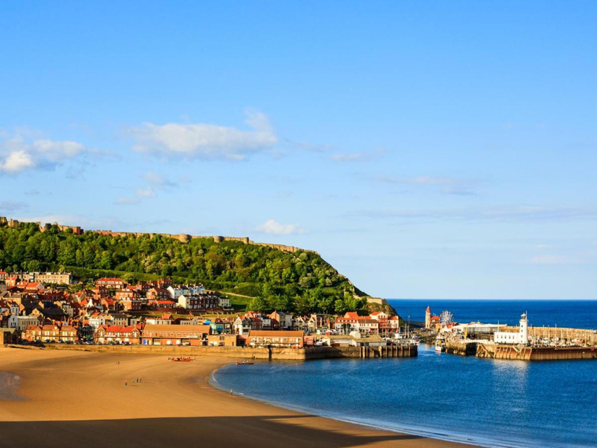 Pass The Keys Amazing, Newly Renovated 5Bedroom House Sleeps 10 Scarborough Exteriér fotografie