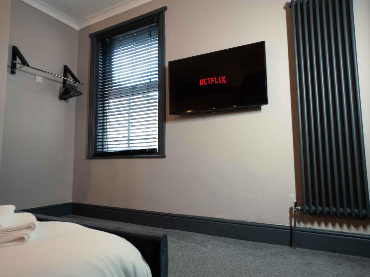 Pass The Keys Amazing, Newly Renovated 5Bedroom House Sleeps 10 Scarborough Exteriér fotografie