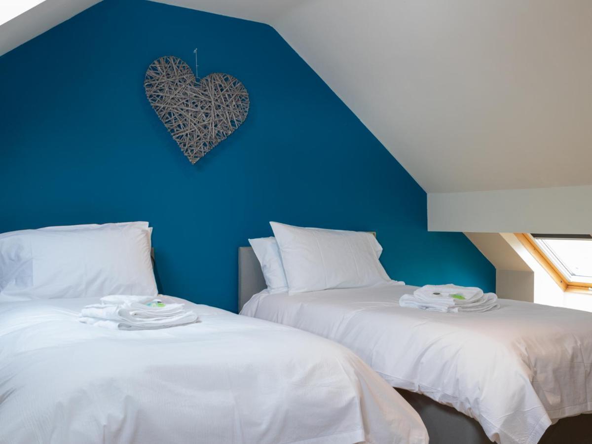 Pass The Keys Amazing, Newly Renovated 5Bedroom House Sleeps 10 Scarborough Exteriér fotografie