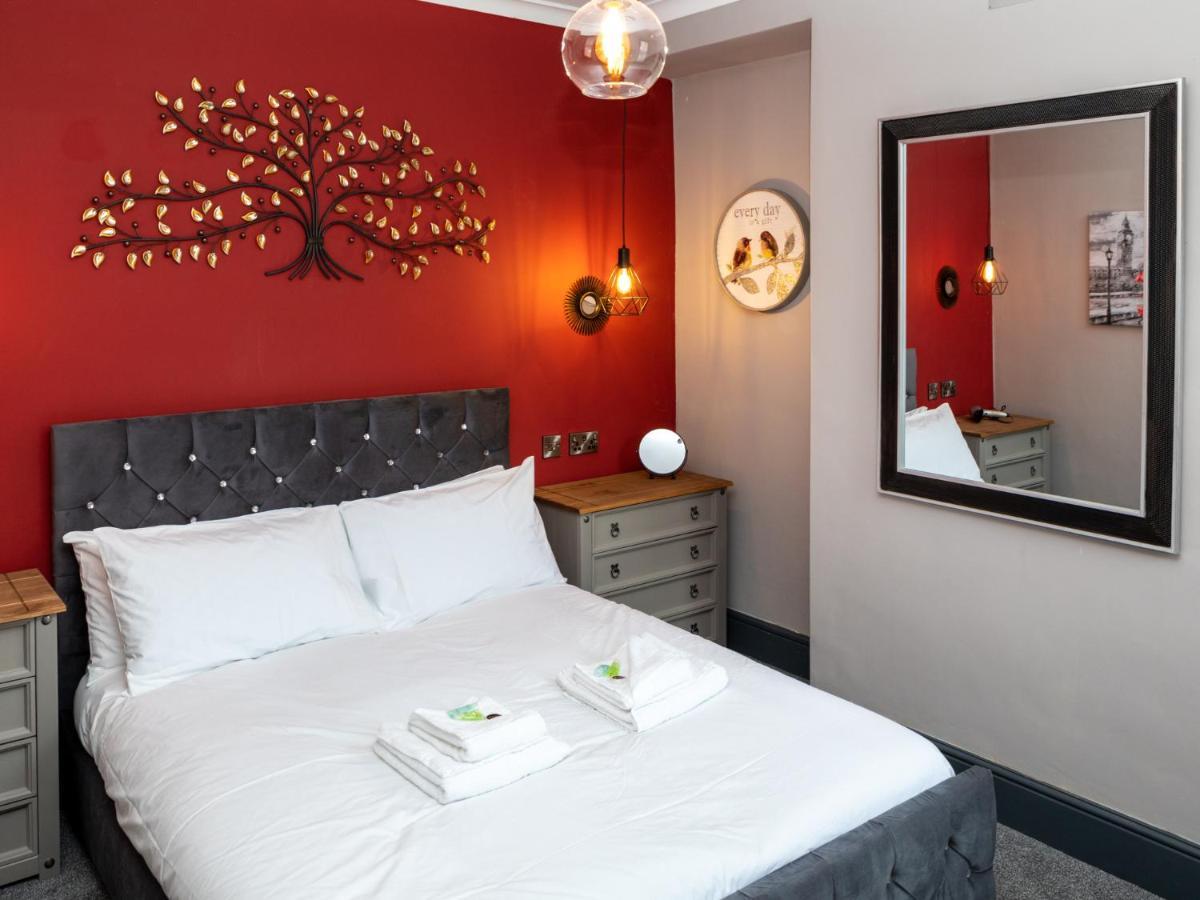 Pass The Keys Amazing, Newly Renovated 5Bedroom House Sleeps 10 Scarborough Exteriér fotografie